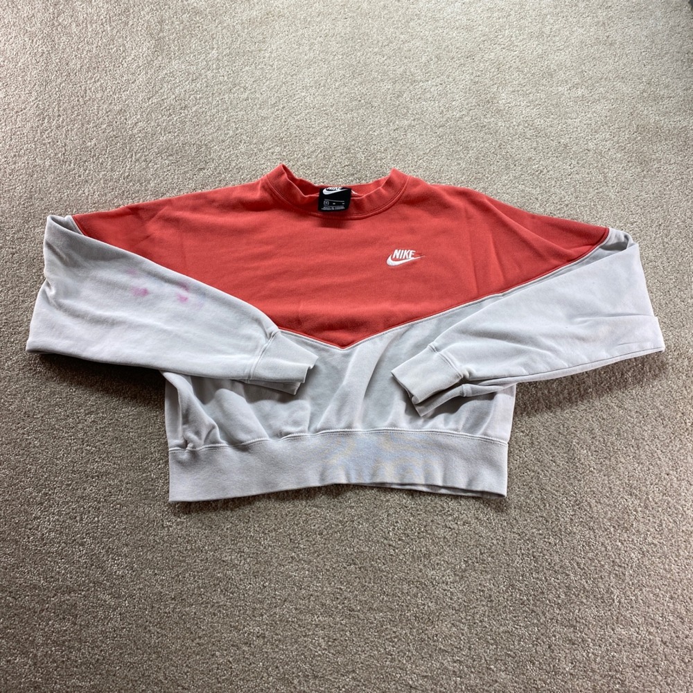 Nike Sweatshirt Womens Medium Coral Grey Cropped Chevron Pullover